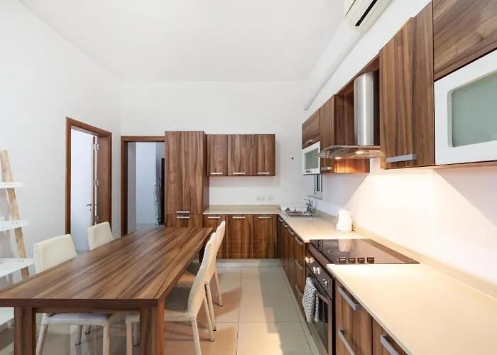 Stylish & Super 2br By 360 Estates * Msida