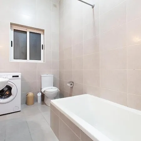 Stylish & Super 2br By 360 Estates Msida