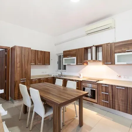 Stylish & Super 2br By 360 Estates Apartment