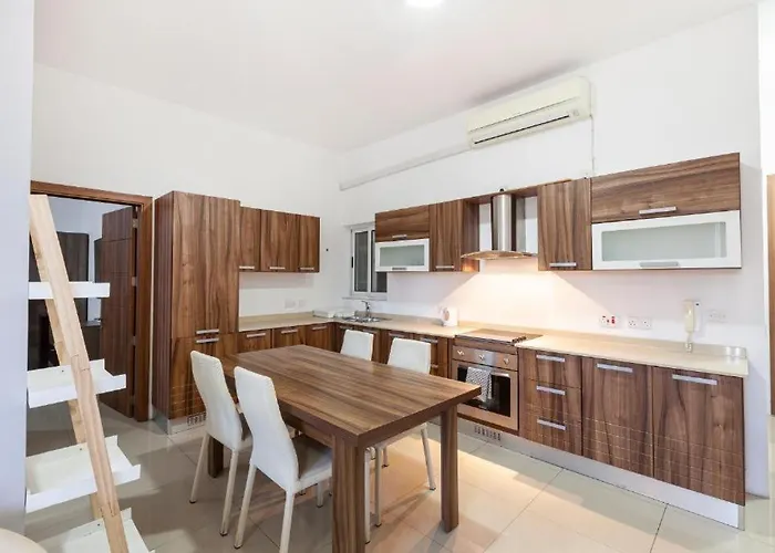 Stylish & Super 2br By 360 Estates Apartment