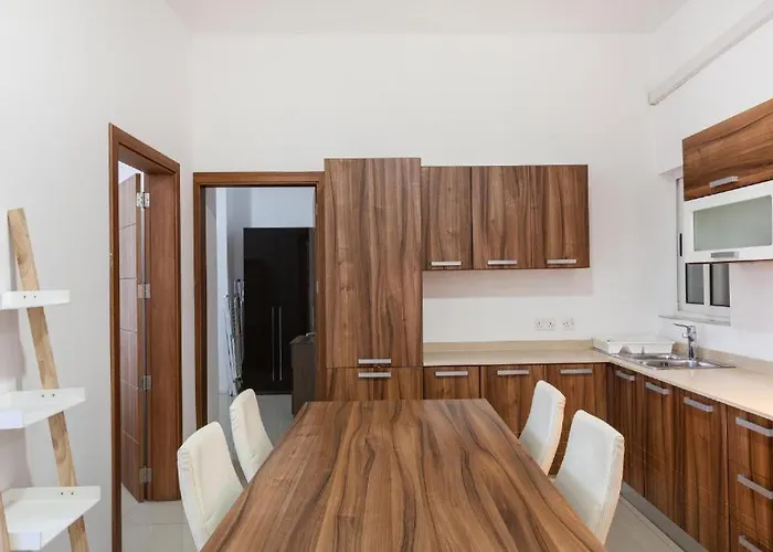 Stylish & Super 2br By 360 Estates